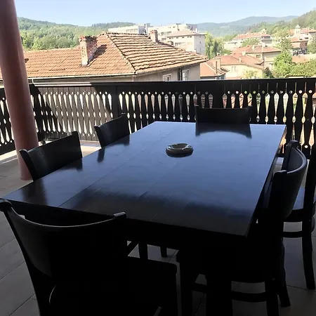 Mutafova House Pensiune *