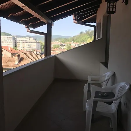 Pensiune Mutafova House