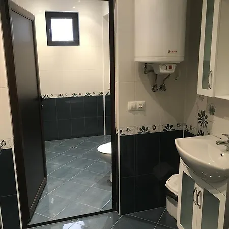 Mutafova House * Treavna