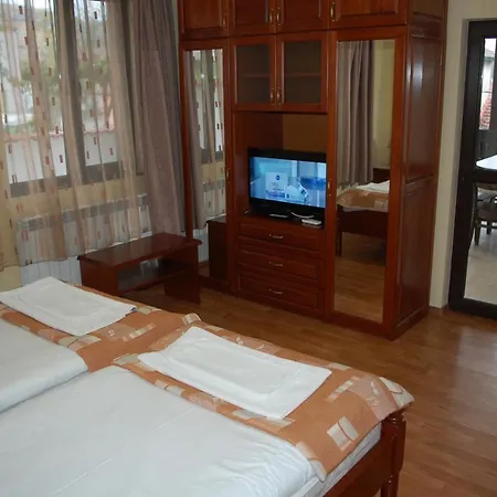 Mutafova House Pensiune *