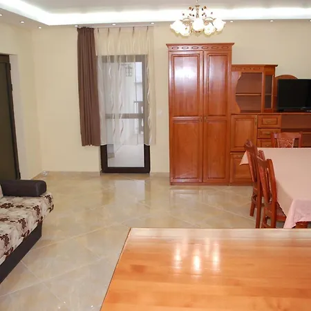 Pensiune Mutafova House *