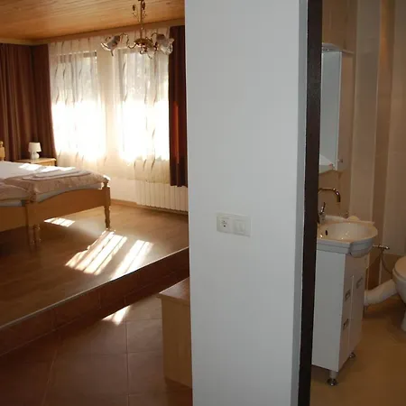 Mutafova House Pensiune *