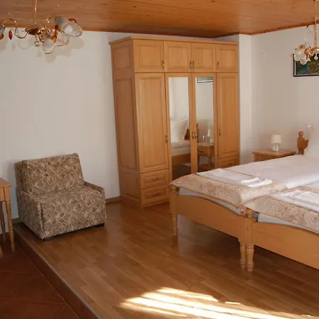 Pensiune Mutafova House *